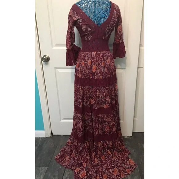 💥PRICE DROP💥 Dulce Maria Maxi Dress - Picture 2 of 7